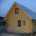 明るいメープル色のログハウスの外観６|大子町の注文住宅,ログハウスのような木の家を低価格で建てるならエイ・ワン