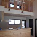 防音室で趣味を楽しむ二階建てのキッチン２|鉾田市の注文住宅,ログハウスのような木の家を低価格で建てるならエイ・ワン