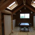 湖の畔に建つログハウスの会議室|鉾田市の注文住宅,ログハウスのような木の家を低価格で建てるならエイ・ワン