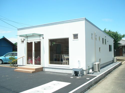 洋菓子店の外観４|伊勢崎市の注文住宅,ログハウスのような木の家を低価格で建てるならエイ・ワン