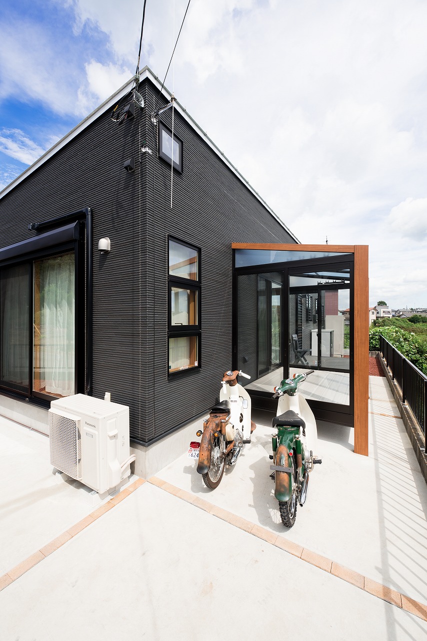 ログハウス風住宅で叶えるおしゃれな平屋での夫婦の暮らし ログハウスのような木の家を低価格で建てるならエイ ワン ログハウス風住宅で叶えるおしゃれな平屋での夫婦の暮らし ログハウスのような木の家を低価格で建てるならエイ ワン