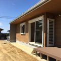 無垢材平屋のウッドデッキ|石岡市の注文住宅,ログハウスのような木の家を低価格で建てるならエイ・ワン