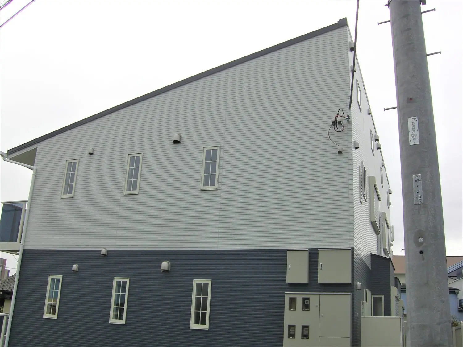 水戸市の二階建て ホワイトを基調としたアパートタイプ 水戸市の二階建て ホワイトを基調としたアパートタイプ