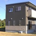 モダンな二階建ての外観｜水戸市の注文住宅,ログハウスのような低価格住宅を建てるならエイ・ワン