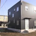 趣味を楽しむ土間つき二階建ての外観正面｜水戸市の注文住宅,ログハウスのような低価格住宅を建てるならエイ・ワン