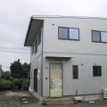 吹き抜けのある二階建ての外観｜那珂市の注文住宅,ログハウスのような低価格住宅を建てるならエイ・ワン