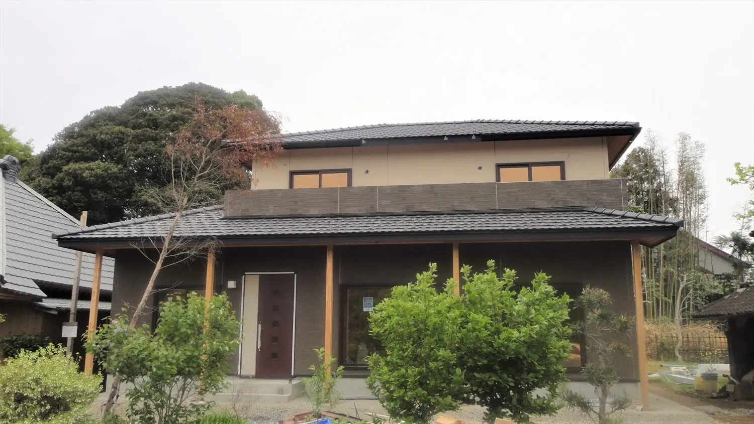 行方市の二階建て 木のぬくもりを感じる和モダン住宅