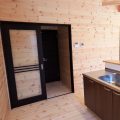 ブラック外観の平屋のキッチン｜常陸太田市の注文住宅,ログハウスのような低価格住宅を建てるならエイ・ワン