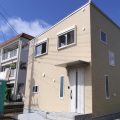 収納たっぷり二階建ての外観｜横浜市の注文住宅,ログハウスのような低価格住宅を建てるならエイ・ワン