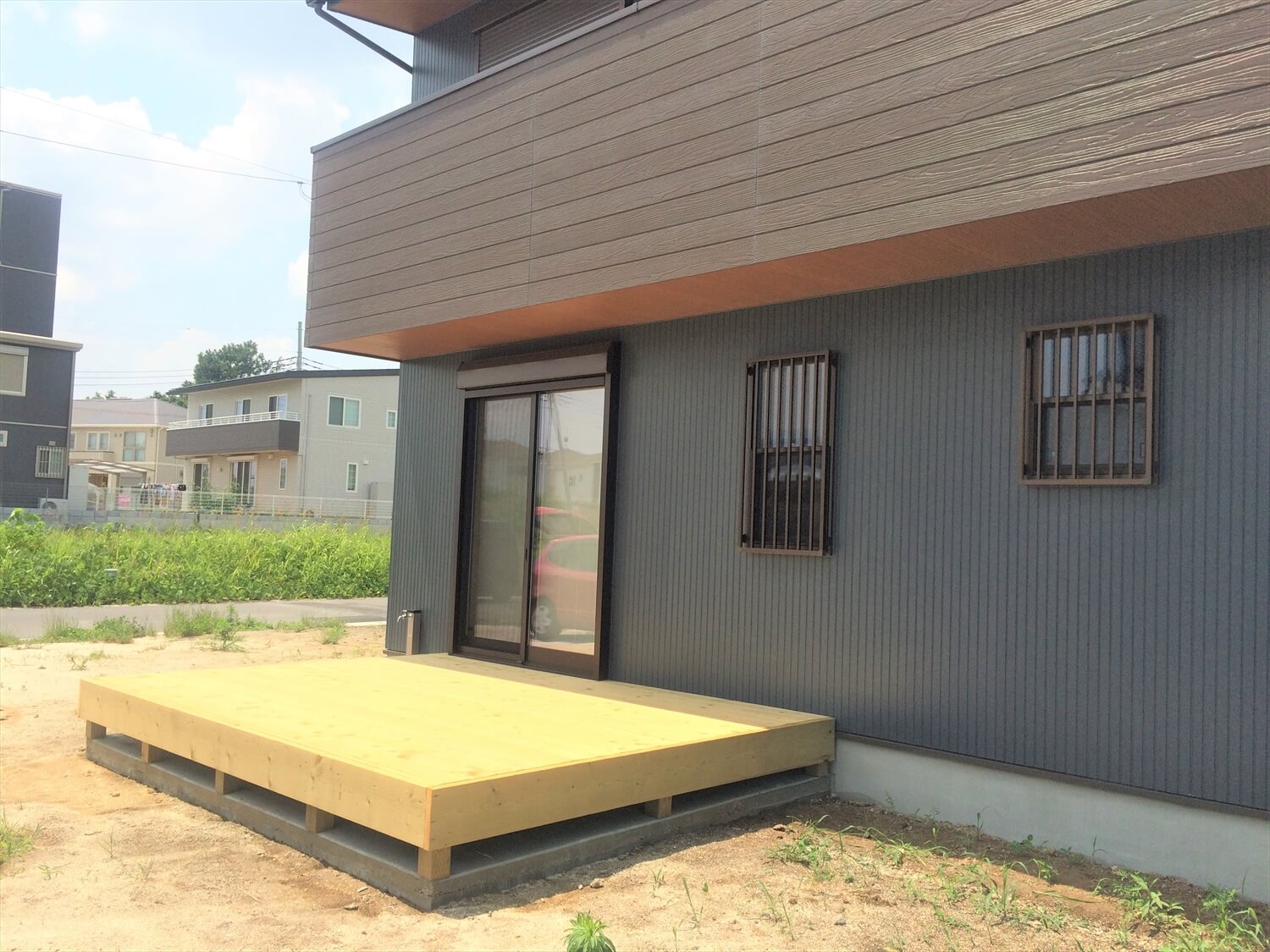 二階建てのウッドデッキ｜宮代町の注文住宅,ログハウスのような低価格住宅を建てるならエイ・ワン