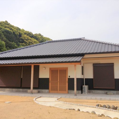 純和風の平屋の外観正面｜行方市の注文住宅,ログハウスのような低価格住宅を建てるならエイ・ワン