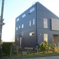 二階建ての作業所の外観｜鹿嶋市の注文住宅,ログハウスのような低価格住宅を建てるならエイ・ワン