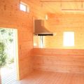 ペットドアのある平屋のLDK｜上野原市の注文住宅,ログハウスのような低価格住宅を建てるならエイ・ワン