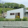 ウッドデッキ付き平屋の外観｜伊豆市の注文住宅,ログハウスのような低価格住宅を建てるならエイ・ワン