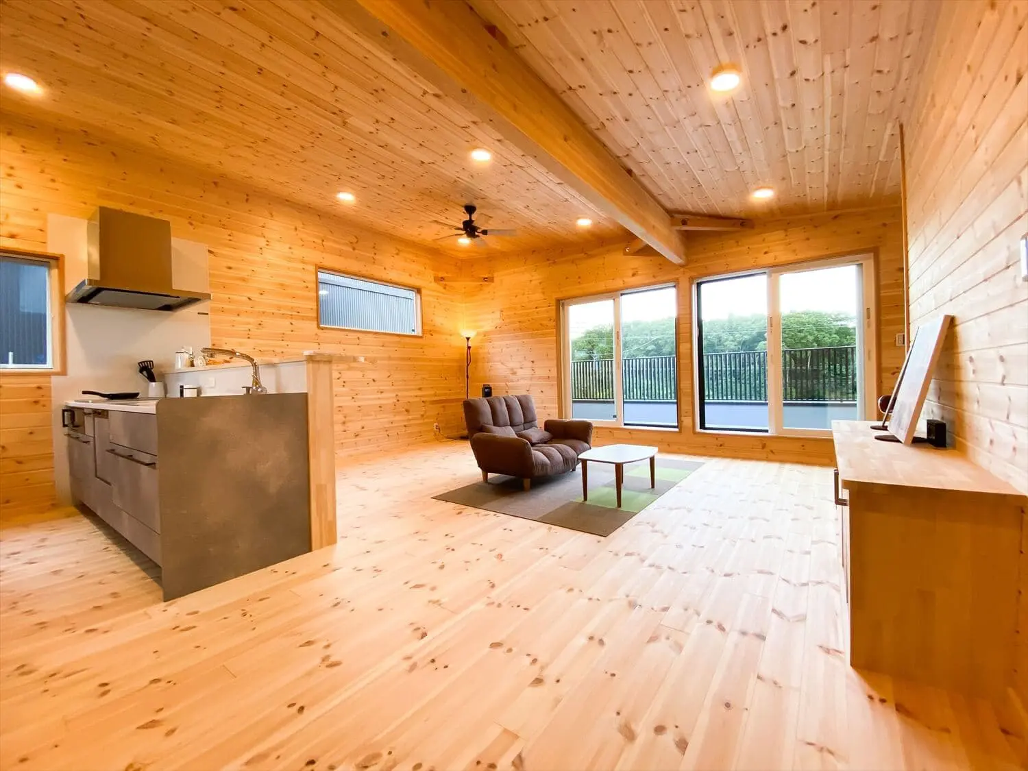 取手市の二階建て 二階リビングで住宅地でも採光を確保できる家 取手市の二階建て 二階リビングで住宅地でも採光を確保できる家