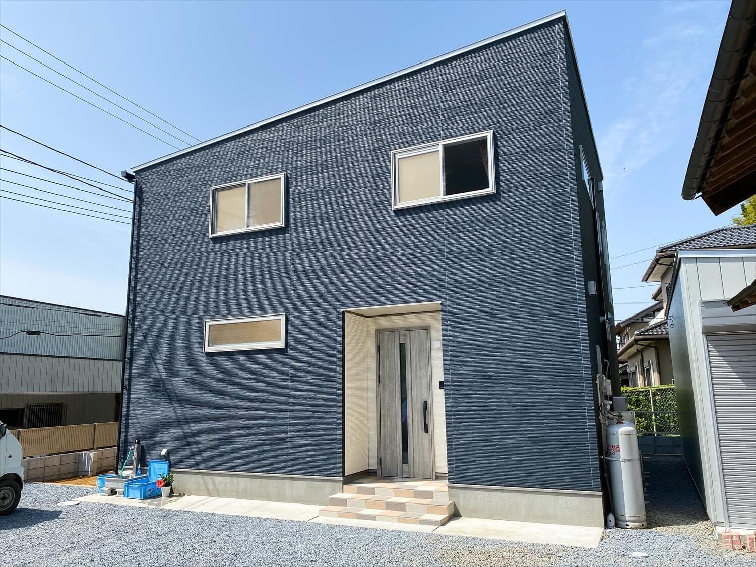 無駄のない長期優良住宅の二階建ての外観｜行方市の注文住宅,ログハウスのような木の家を低価格で建てるならエイ・ワン