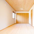 かすみがうら市の平屋｜さりげない和テイストで落ち着く我が家。和モダンの平屋の洋室｜かすみがうら市の注文住宅,ログハウスのような木の家を低価格で建てるならエイ・ワン