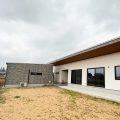 水戸市の平屋｜ワンランク上の、上質なくらし。洗練されたホテルスタイルの平屋＋ガレージ棟の外観｜水戸市の注文住宅,ログハウスのような木の家を低価格で建てるならエイ・ワン