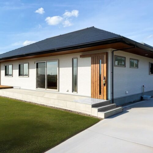 行方市の平屋｜家族それぞれのQOLが向上する寄棟屋根の平屋