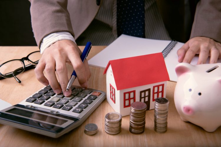 家を購入するために、住宅ローンの借入金額を増加する手も