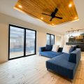 リビング｜笠間市のガルバ×無垢フローリング！モダンデザインの二階建て