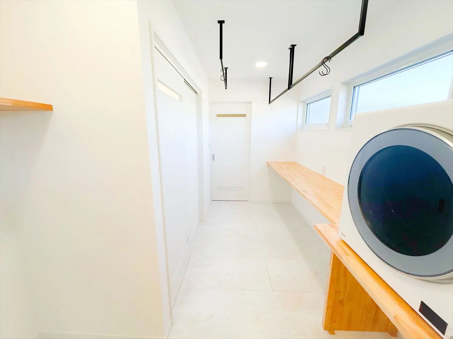 施工事例｜4帖のランドリールーム 脱衣所隣接