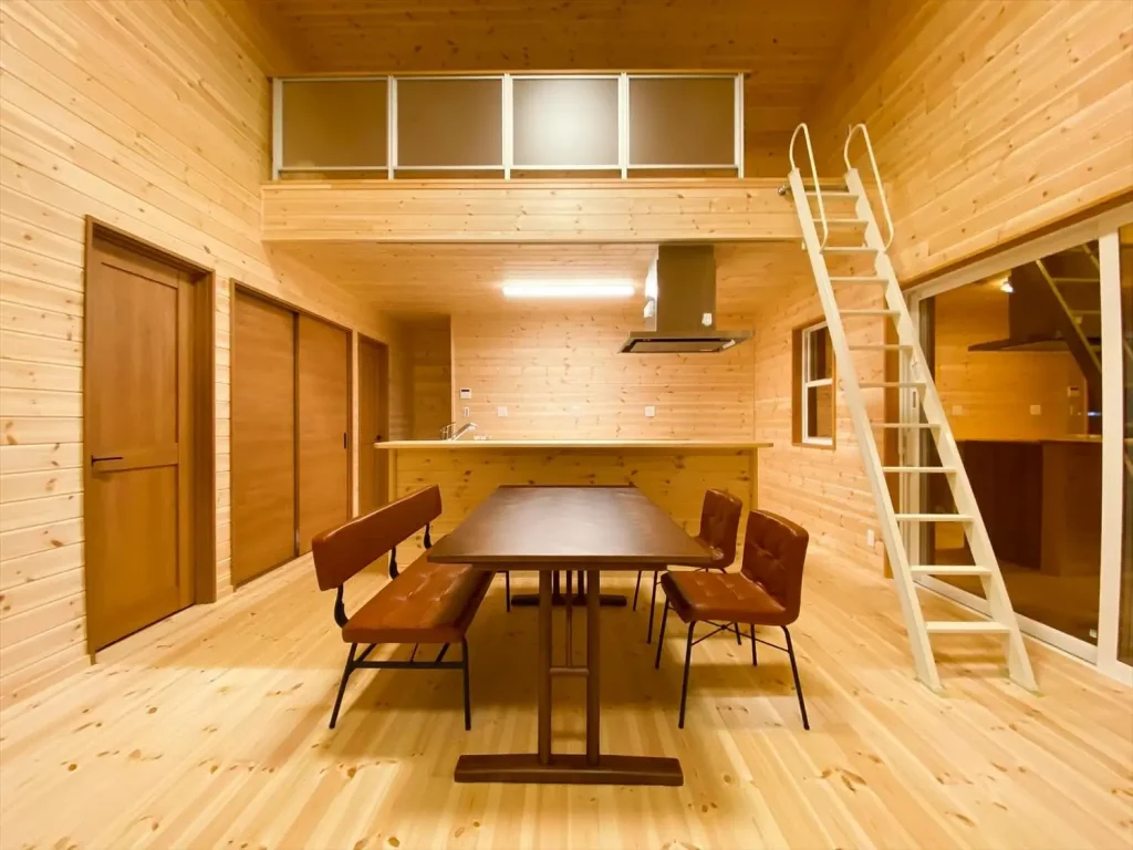 つくばみらい市の平屋｜無垢材を使ったカリフォルニア風サーファーズハウス