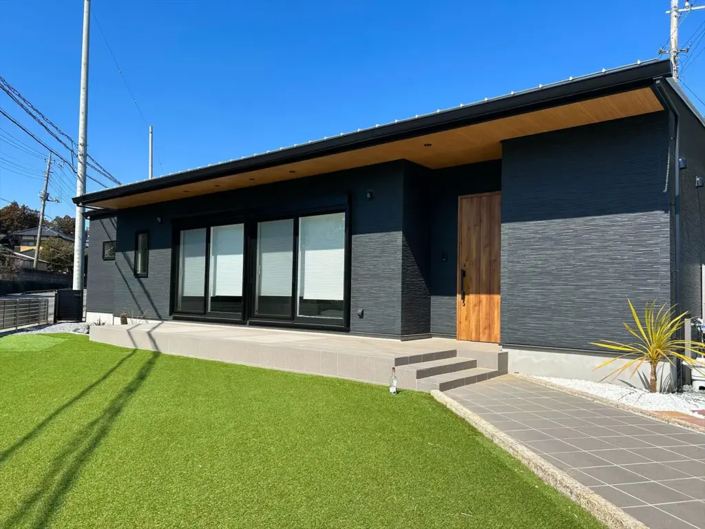 平屋, シンプルモダンハウス, 家事ラク住宅 スタイリッシュで収納力抜群の住まい｜小美玉市の平屋　