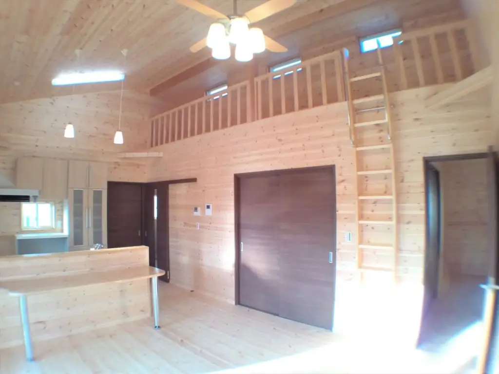 水戸市の平屋|ウッドデッキとロフトのある家