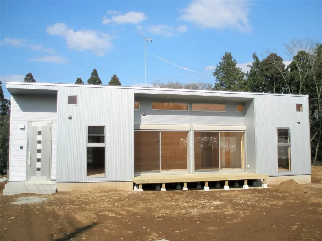 ログハウス風住宅, 平屋 八街市の平屋｜ホワイト外観のログハウス風住宅